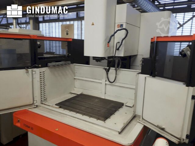 Stroj na elektroiskrové hĺbenie AgieCharmilles FORM 30