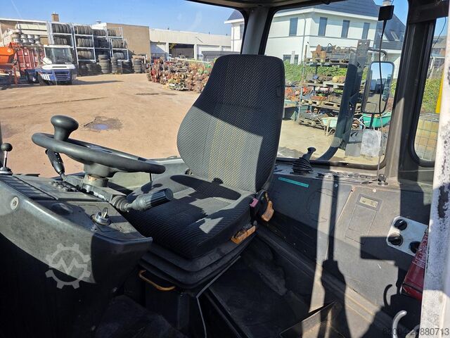 Flugstöð dráttarvél TERBERG RT 282 | 4X4 |TURNING CHAIR| AUTOMATIC GEAR|248...