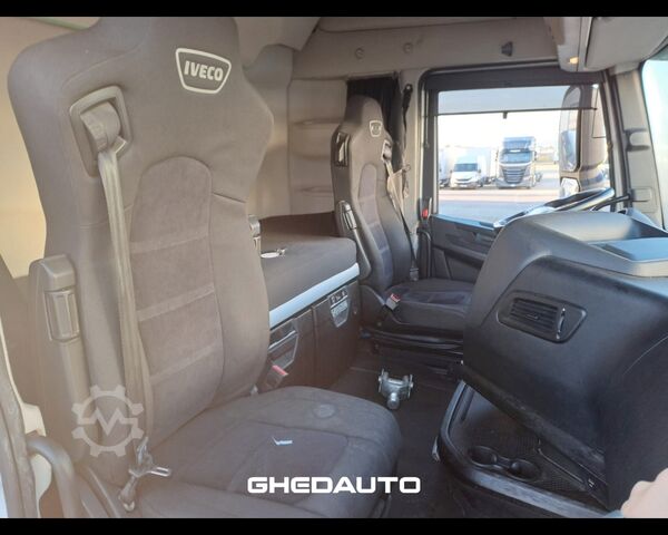 Standard SZM IVECO TRATTORE STRADALE IVECO S - WAY 460 LNG METANO