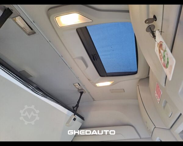 Standard SZM IVECO TRATTORE STRADALE IVECO S - WAY 460 LNG METANO