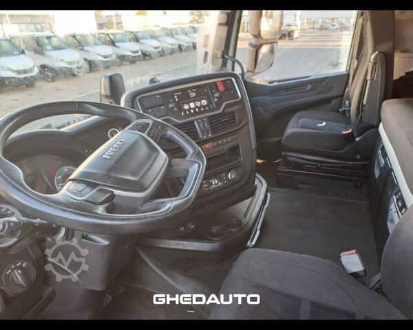 Standard SZM IVECO TRATTORE STRADALE IVECO S - WAY 460 LNG METANO