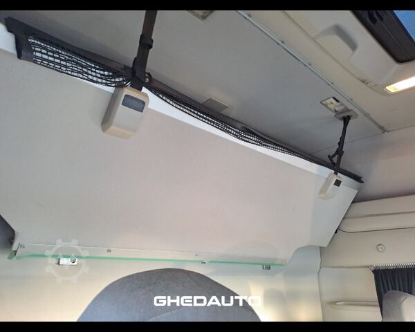 Standard SZM IVECO TRATTORE STRADALE IVECO S - WAY 460 LNG METANO