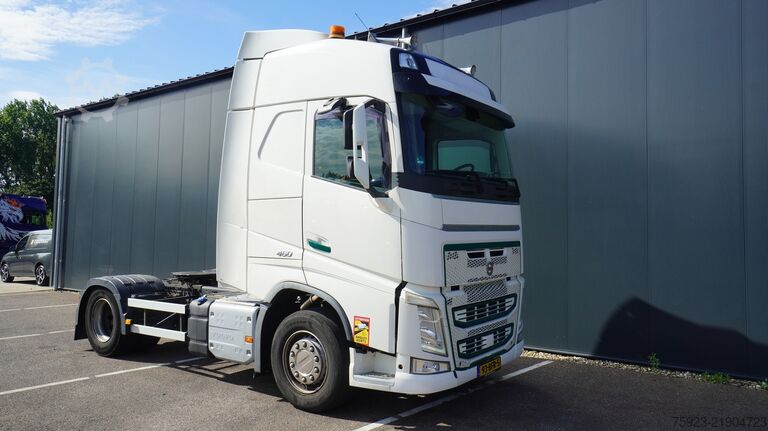 MTS standard Volvo FH 460 Globetrotter tractor unit