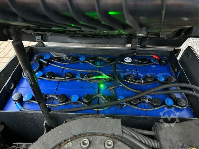 VS-22531 Carretilla elevadora eléctrica triplex para contenedores Still RX50-13 STILL RX50-13