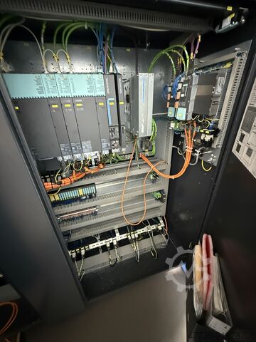 5-osni univerzalni obdelovalni center DECKEL MAHO DMU 60 evo