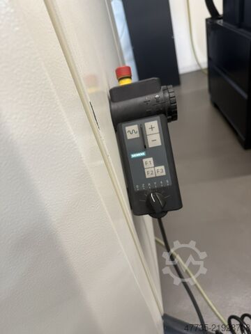 5-osni univerzalni obdelovalni center DECKEL MAHO DMU 60 evo