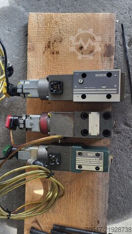 Van tỉ lệ - 3 chiếc Bosch 0811300053, 0811402012, 0811402006