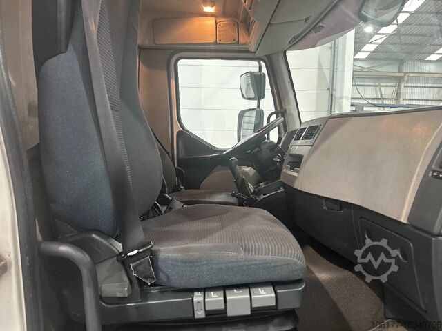 Chiếc vali Volvo FL 240 VERHUISWAGEN / CAMION DE DÉMÉNAGEMENT