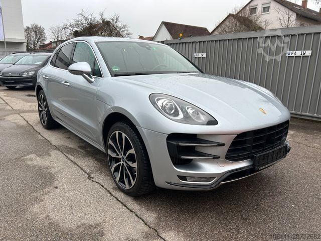Pick-up PORSCHE Macan Turbo 3,6L V6 PANO/BOSE/CARBON/ALCANTARA