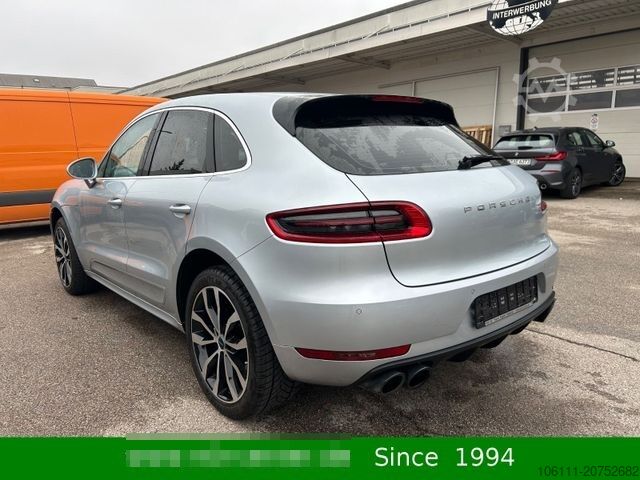 Pick-up PORSCHE Macan Turbo 3,6L V6 PANO/BOSE/CARBON/ALCANTARA