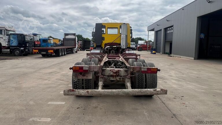 Shasi me kabinën e shoferit Iveco EUROTRAKKER 340 E 34 (POMPE MANUELLE / MANUAL P...