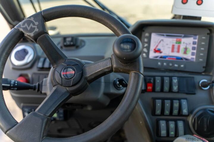 Teleszkópos rakodó Manitou MRT 2550