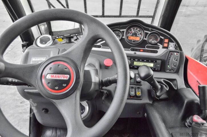 Teleszkópos rakodó Manitou MT 933