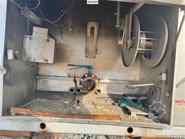 Mahuti konksraamil Tank on hook frame