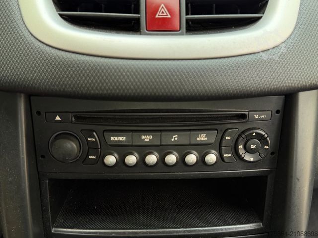 Skåpbil PEUGEOT 207 Tendance  1.4  VTi 70 kw 5 Türig Klima Eu5