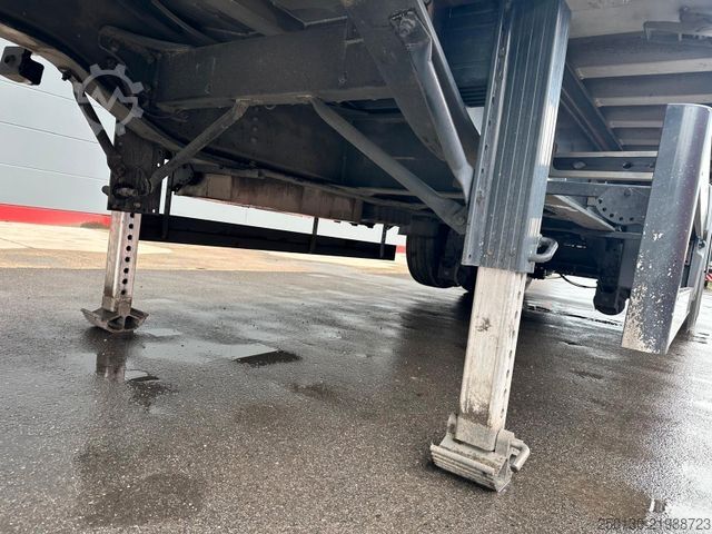 Semirremolque volquete BENALU C39 Getreidekipper HYVA Liftachse JOST  65m³