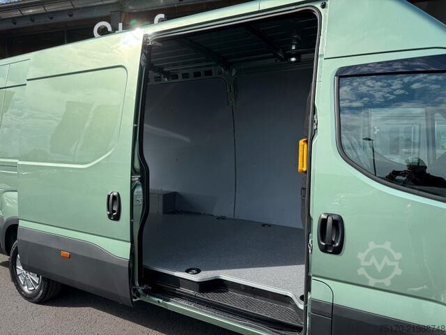 Универсал с высокой крышей Iveco Daily 35S18 HA8 3.0L *R4.100mm*Automatik*AHK*LED