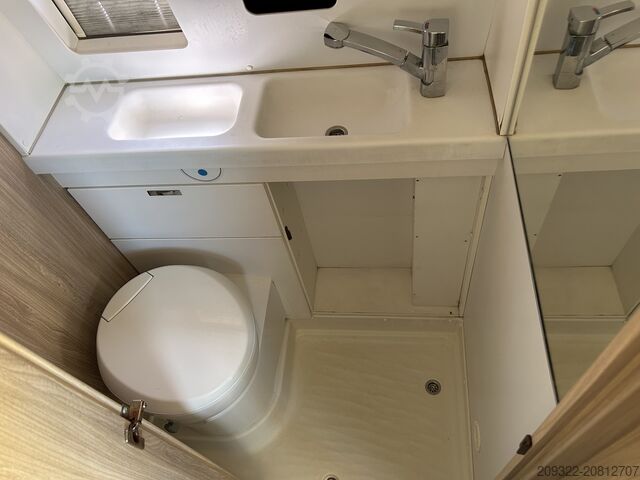 Xe caravan/xe cắm trại Fiat Weinsberg Carabus 600 K | 4 Posti Letto | Completamente Attrezzato