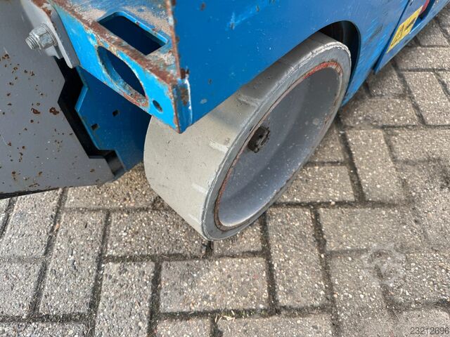 Platformă foarfecă Genie GS2032, nacelă foarfecă, lift foarfecă (2011) Genie GS2032 Hoogwerker Schaarhoogwerker Schaarlift (...