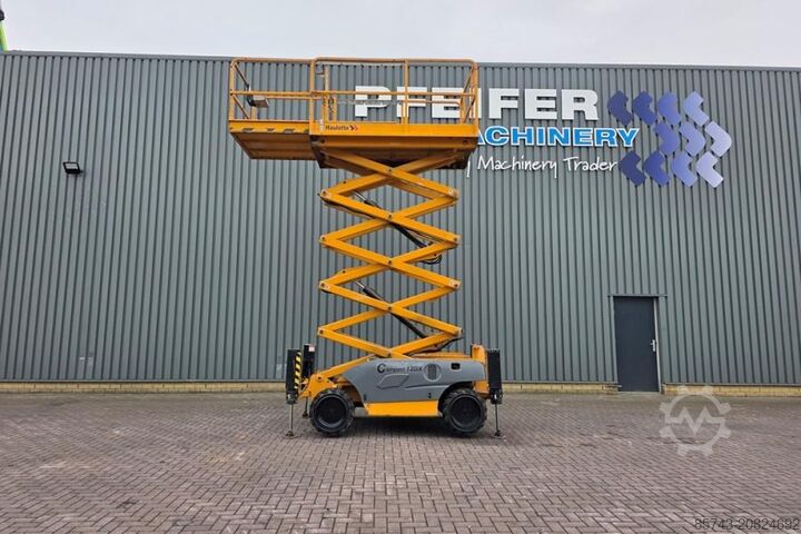 Elevador de tesoura Haulotte Compact 12DX Diesel, 4x4 Drive, 12m Working Height