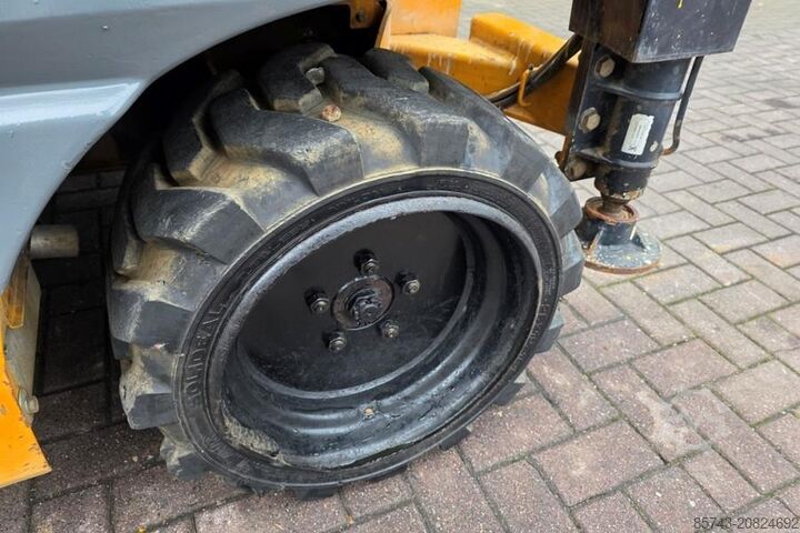 Elevador de tesoura Haulotte Compact 12DX Diesel, 4x4 Drive, 12m Working Height