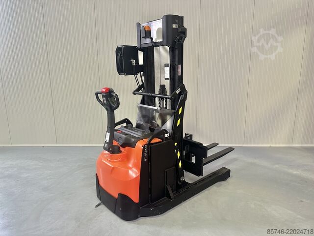 SWE 120 XR * DEMO !! REACH - MAST + Tilthanterande gafflar + Sido förflyttning !! TOYOTA SWE 120 XR * DEMO !!  REACH - MAST  +  Tilting Forks + S.S.  !!