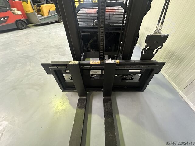 SWE 120 XR * DEMO !! REACH - MAST + Tilthanterande gafflar + Sido förflyttning !! TOYOTA SWE 120 XR * DEMO !!  REACH - MAST  +  Tilting Forks + S.S.  !!