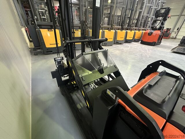 SWE 120 XR * DEMO !! REACH - MAST + Tilthanterande gafflar + Sido förflyttning !! TOYOTA SWE 120 XR * DEMO !!  REACH - MAST  +  Tilting Forks + S.S.  !!
