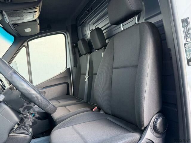 Mercedes-Benz Sprinter 317 CDI, dielenské regály, nezávislé kúrenie, ťažné zariadenie 3,5 t Mercedes-Benz Sprinter 317 CDI Werkstatt-Regal Stdheiz AHK3,5t