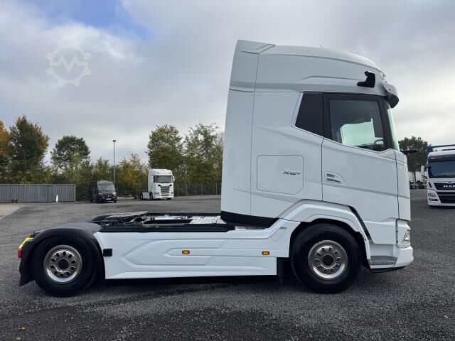 Vakio vetoauto DAF XG+ 530 FT 4x2 VExec Standklima Intarder Leder