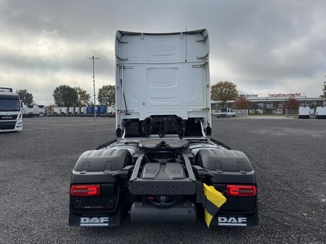 Vakio vetoauto DAF XG+ 530 FT 4x2 VExec Standklima Intarder Leder