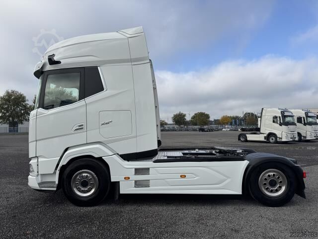 Vakio vetoauto DAF XG+ 530 FT 4x2 VExec Standklima Intarder Leder