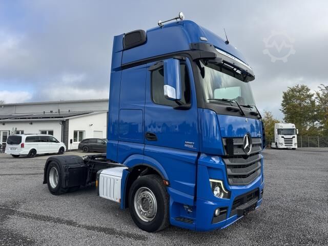 Vakio vetoauto Mercedes-Benz 1851 LS Actros Gigaspace Retarder Standklima PTO