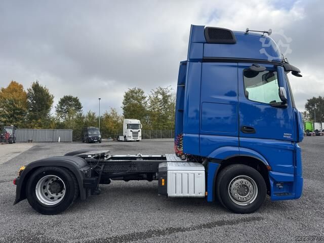 Vakio vetoauto Mercedes-Benz 1851 LS Actros Gigaspace Retarder Standklima PTO