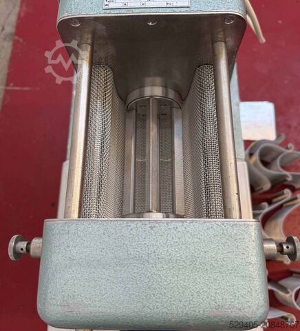 Erweka AR400 FGS – Calibrating Granulator Erweka AR400