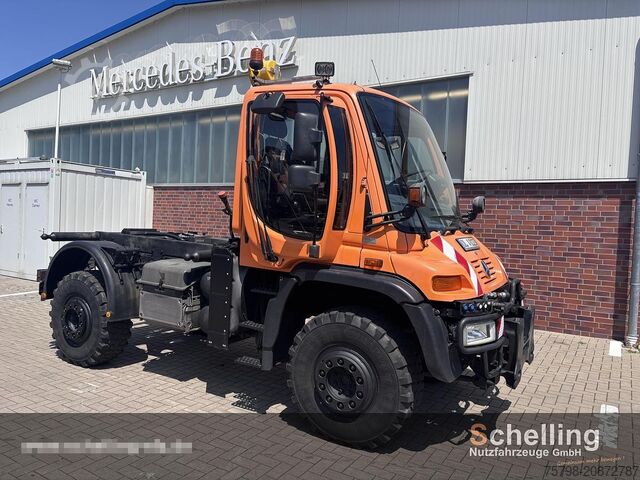 Speciallastbil MERCEDES-BENZ U500