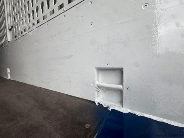 Remolque con caja móvil KRONE Heck hohe Portaltüren