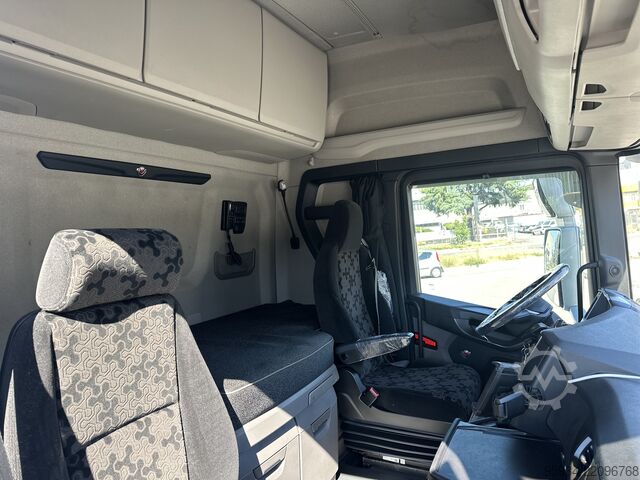 Standardni vlačilec SCANIA 590 S FULL PNEUMATIC