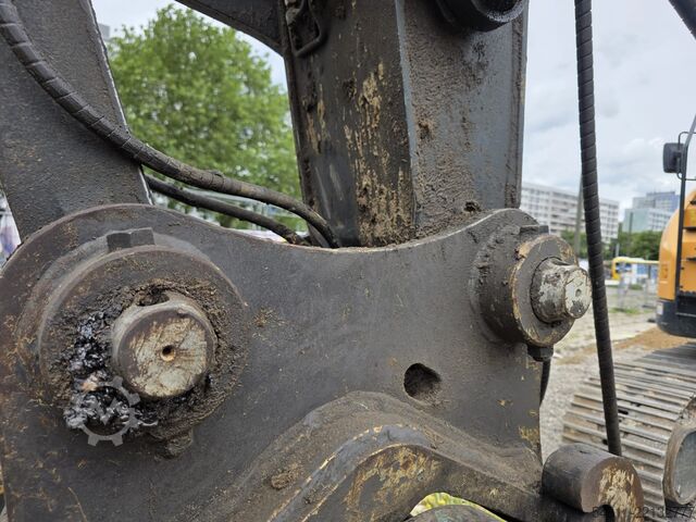 Crawler excavator Hyundai HX235 ALCR