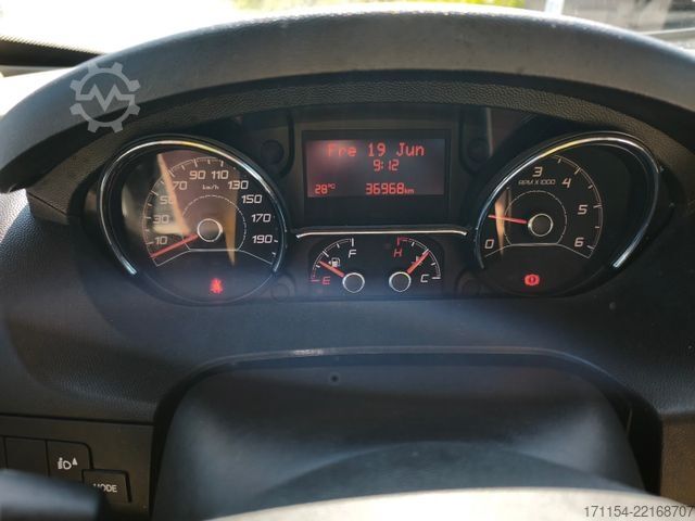 Интегрированный автодом MOBILVETTA K-Silver I 59, Längsbetten, Solar, Klima, TV,