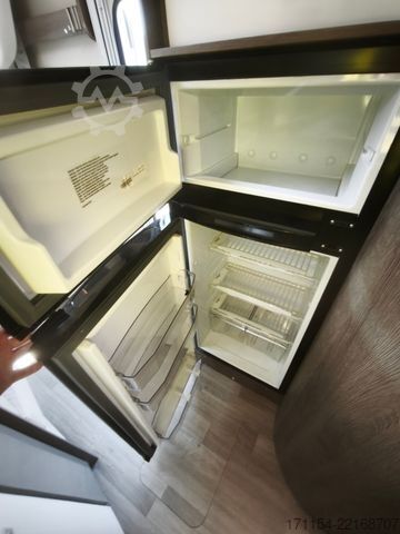 Интегрированный автодом MOBILVETTA K-Silver I 59, Längsbetten, Solar, Klima, TV,