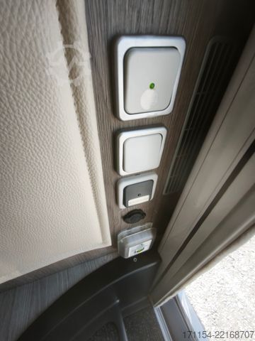 Интегрированный автодом MOBILVETTA K-Silver I 59, Längsbetten, Solar, Klima, TV,