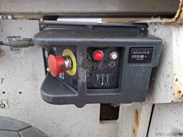 Škarjasto dvigalo JLG 2632ES