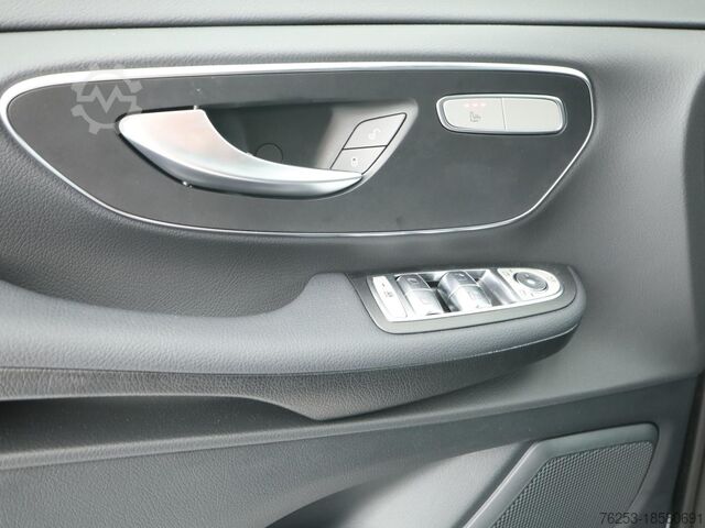 Kleinbus Mercedes-Benz EQV 300 lang (7 Sitzer) SpurW Sport Navi ACC LM