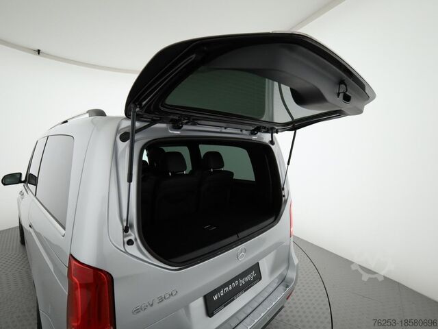 Kleinbus Mercedes-Benz EQV 300 L SpurW Sport Pano Navi SoundSys ACC LM