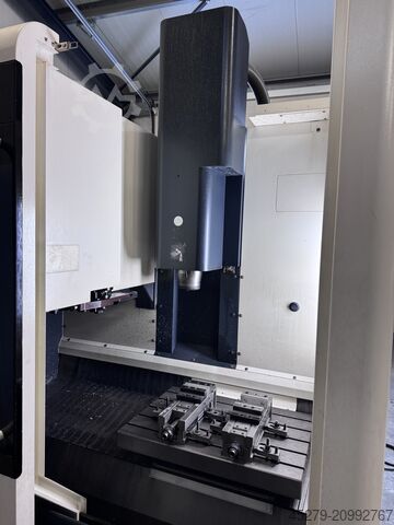 Centro di lavoro verticale Deckel Maho DMC 635V