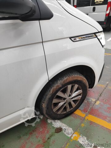 Xe cắm trại Volkswagen California Coast 2022 | Cambio automatico | Tetto a soffietto