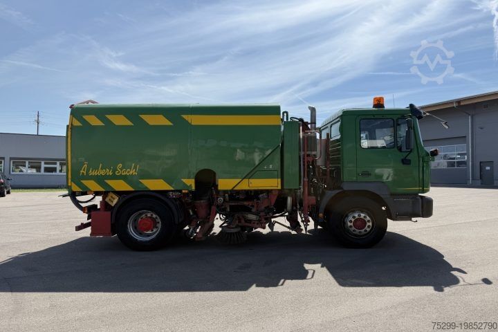 Zamiatarka drogowa Steyr 18.285 M39 Kehrmaschine / Swiss-Vehicle