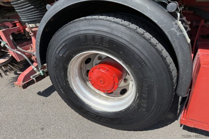 Zamiatarka drogowa Steyr 18.285 M39 Kehrmaschine / Swiss-Vehicle
