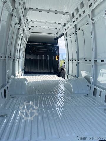Van atap tinggi Iveco DAILY 35C12 V 4100 H3 Quad-Tor RG